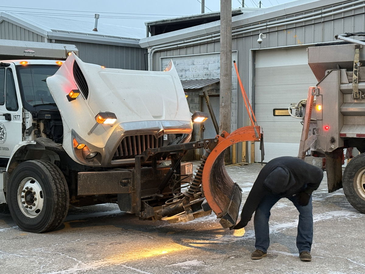 Columbia activates 27-person overnight road crew for winter weather