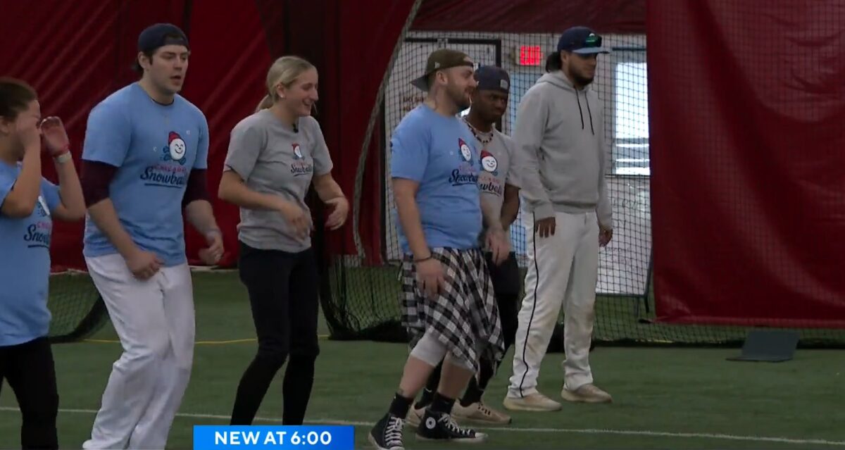 The new Chicago Snowballs took the first step toward creating its own entertainment-style baseball team with tryouts that officially got underway on January 5.
