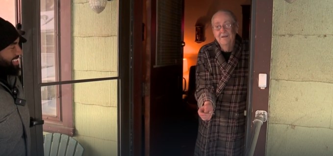 An 82-year-old Cincinnati man trapped in his home by heavy snow got unexpected help from two volunteers who answered the call for assistance.