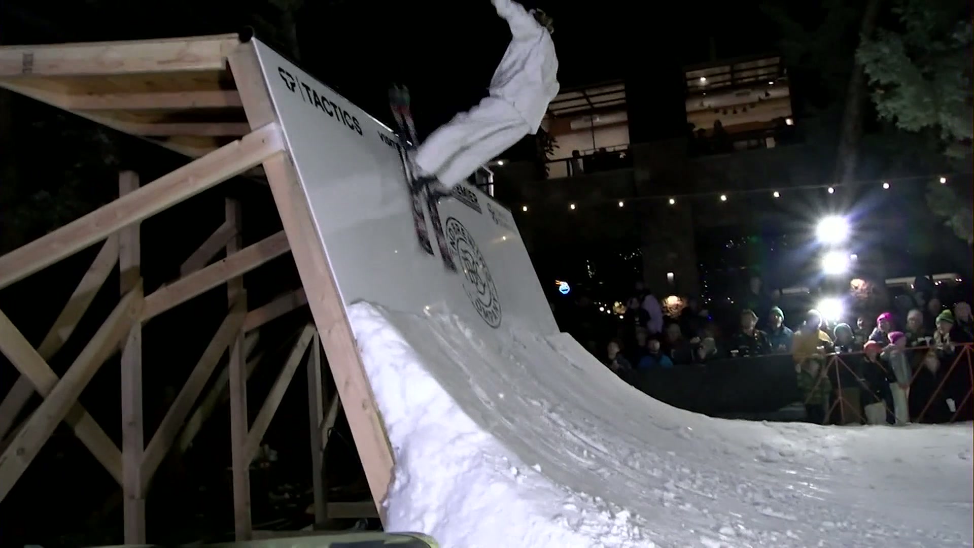 Deck The Walls event brings mountain fun to the City of Bend