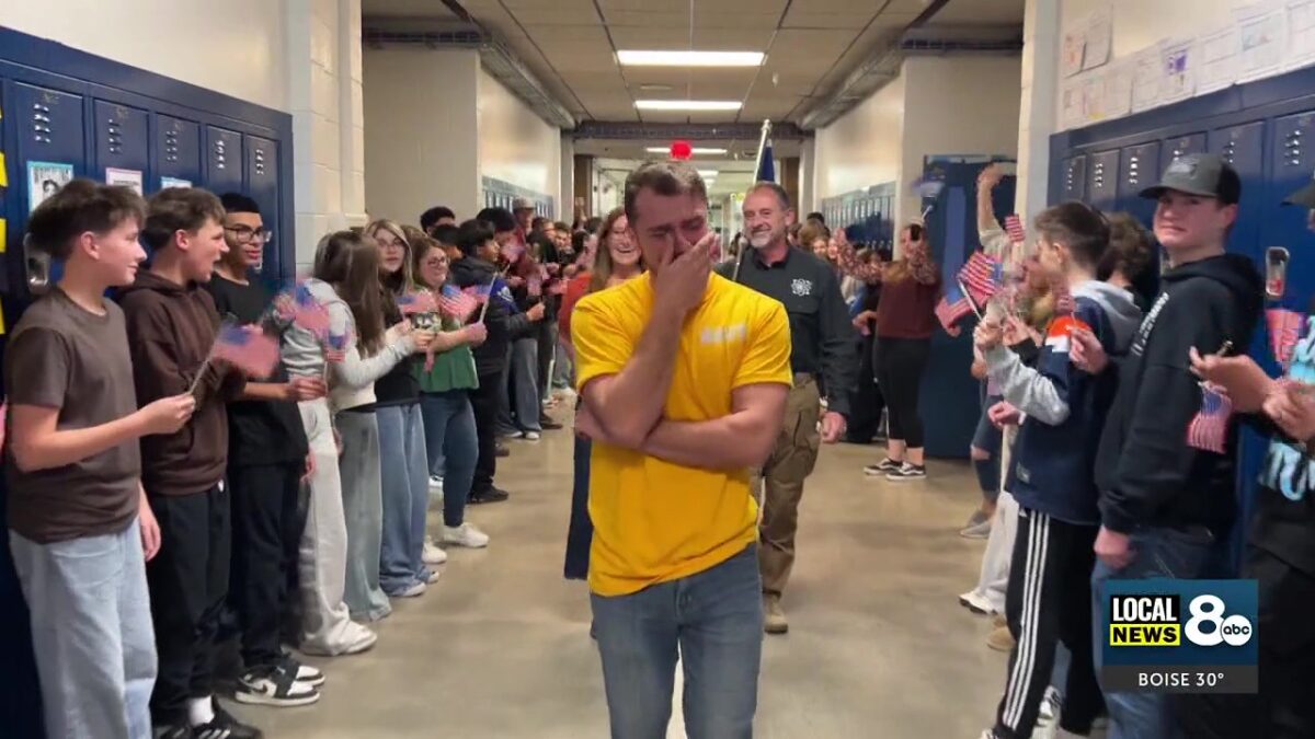 Hero’s send-off: Local P.E. teacher entering U.S. Navy receives unforgettable farewell