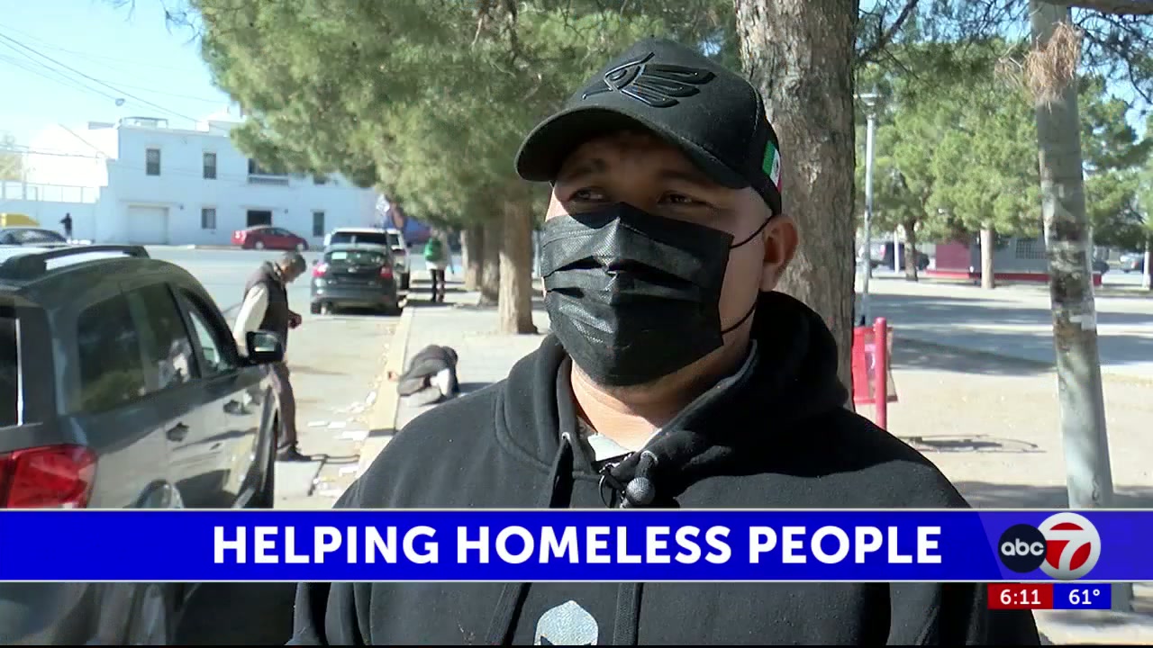 Juárez family frequently helps dozens of homeless people on the border