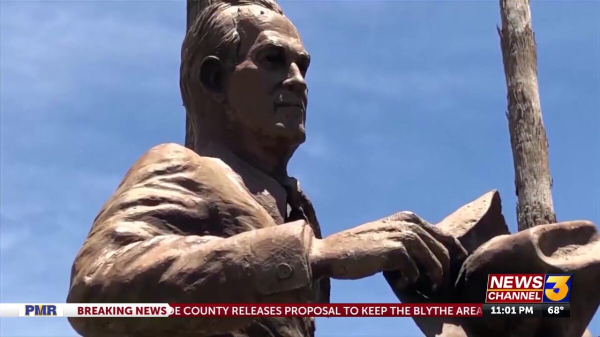 Palm Springs City Council voids decision on Frank Bogert statue relocation