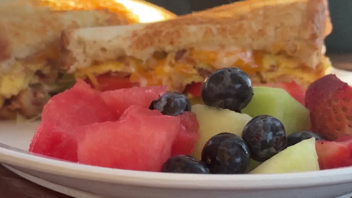 Santa Barbara Locals Turn Out for New Year’s Day Dining