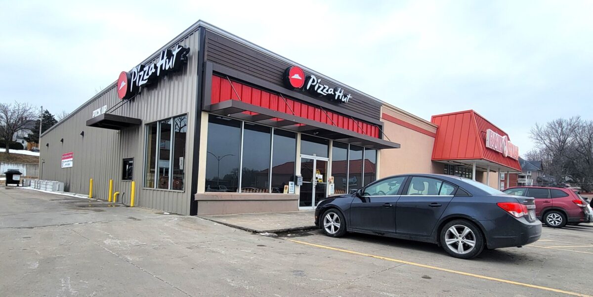 Pizza Hut closes St. Joseph location at 22nd and Frederick Avenue