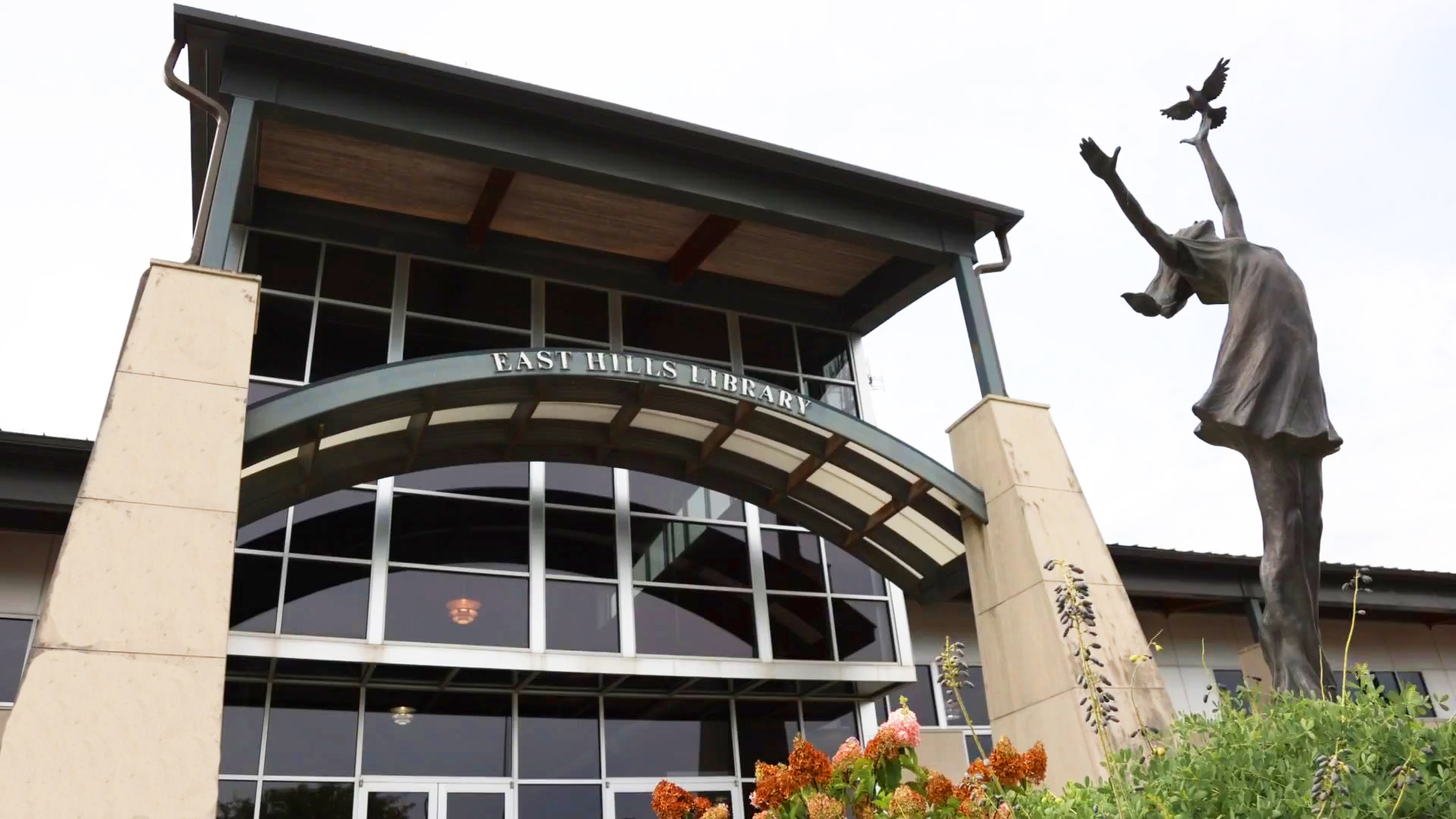 ‘True Crime Time’ brings dark Valentine’s stories to the East Hills Library