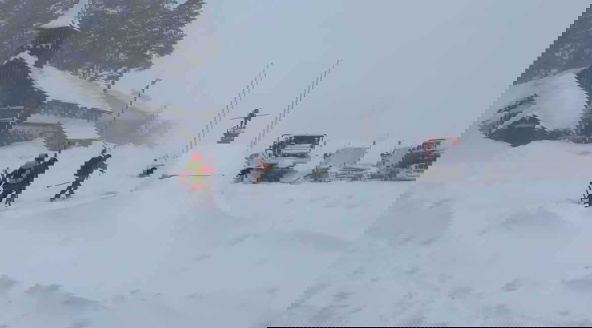 Up to 10 skiers missing