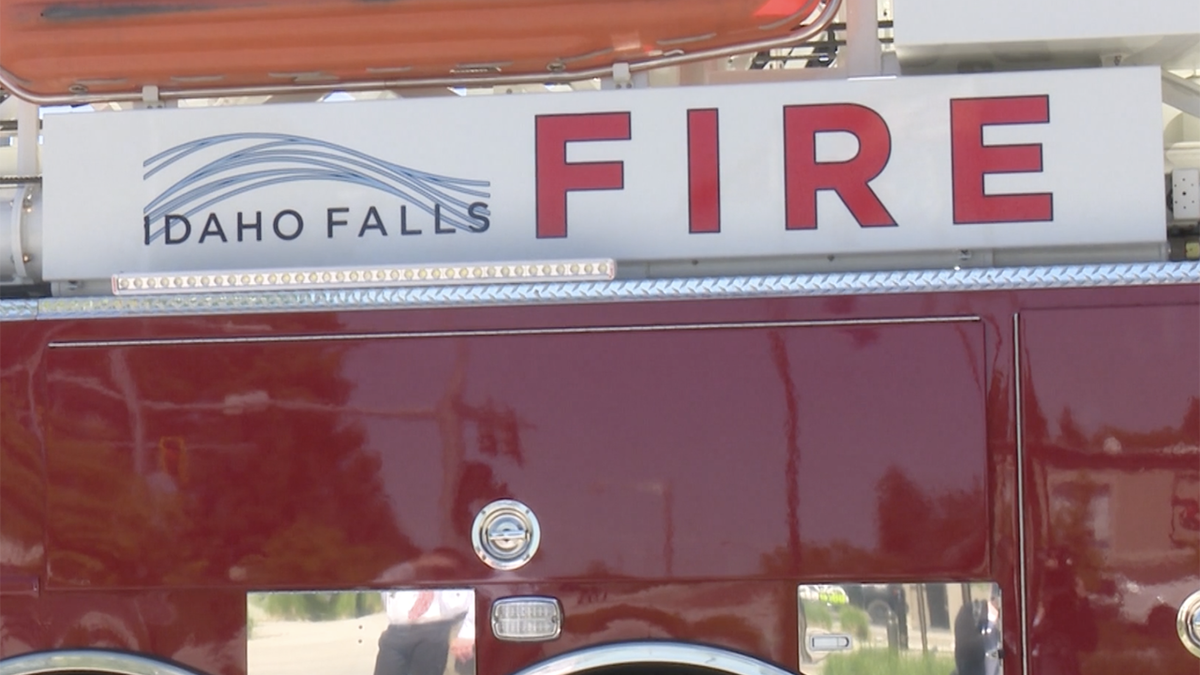 Early morning attic fire damages Idaho Falls home