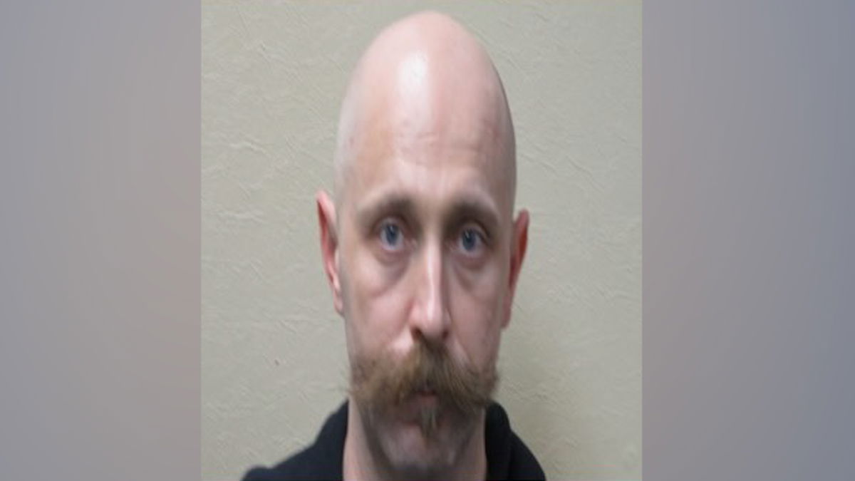 IDOC searching for 40-year-old who allegedly fled supervised parole