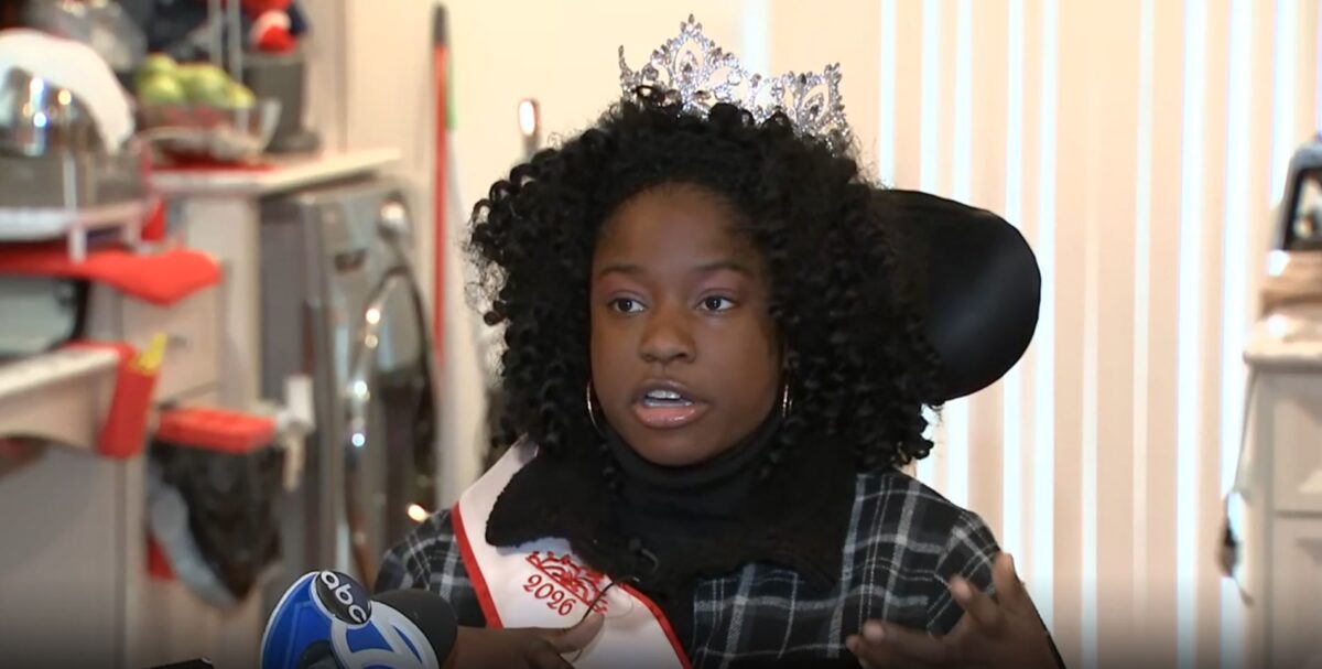 Latavia Sturdivant says what should have been a routine flight turned into a nightmare after she claimed Delta broke her wheelchair during a flight.