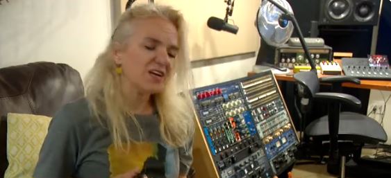 "I wrote this song on the day that Alex Pretti was murdered