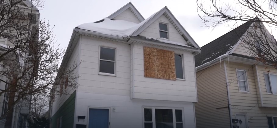 Two Buffalo families lose everything after apartment fire