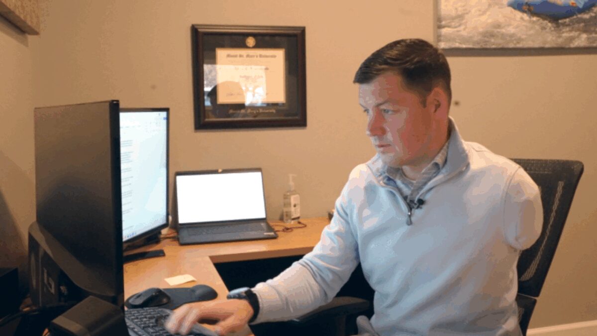 A long-standing federal policy continues to reduce retirement pay for tens of thousands of combat-injured veterans