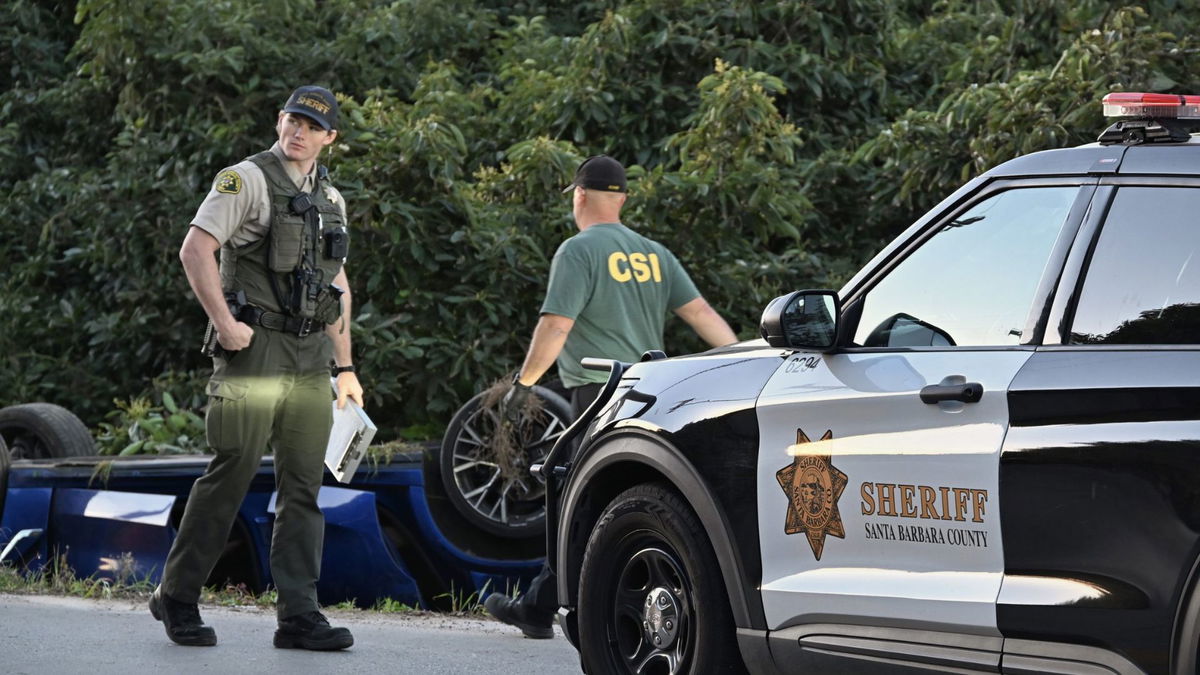 Santa Barbara Sheriff’s deputies share suspect information in Carpinteria cannabis burglary