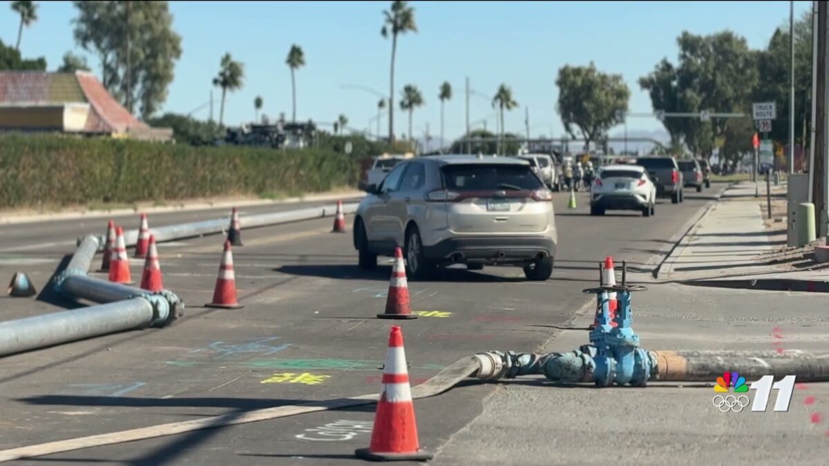 Sinkhole blocks off traffic at 32nd Street and 4th Avenue