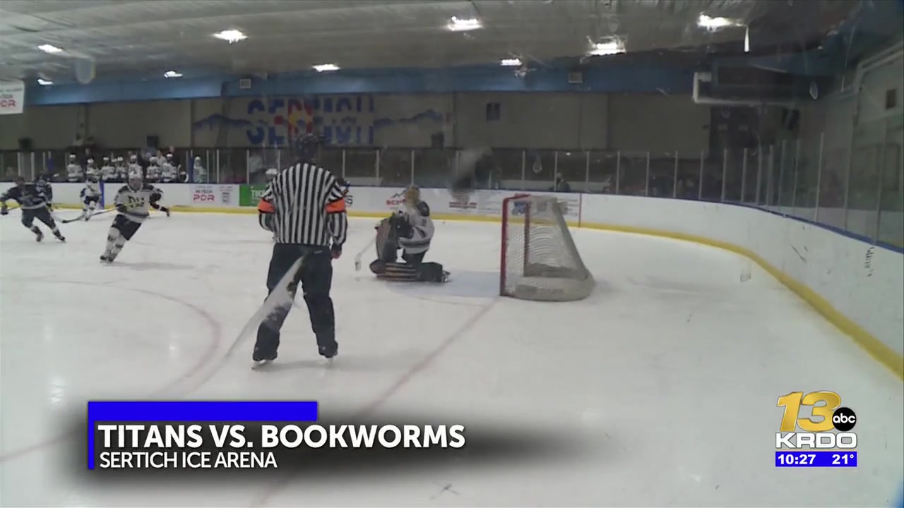 The District 11 hockey team advances in the Class 4A playoffs