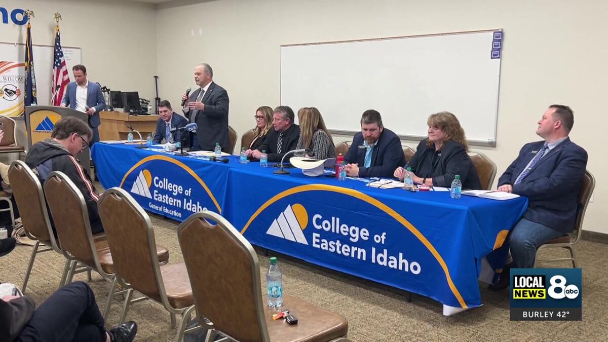 Legislators wade into hot topics at Town Hall