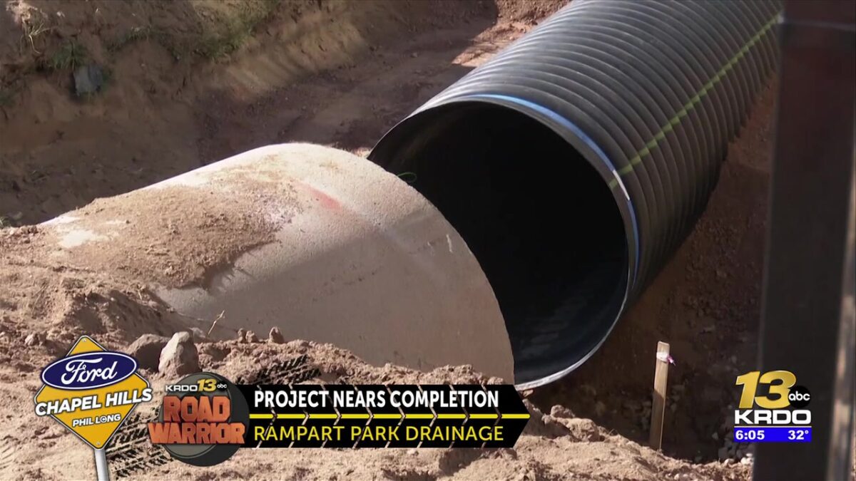 Drivers cope with traffic impacts from drainage project at entrance to popular Colorado Springs park