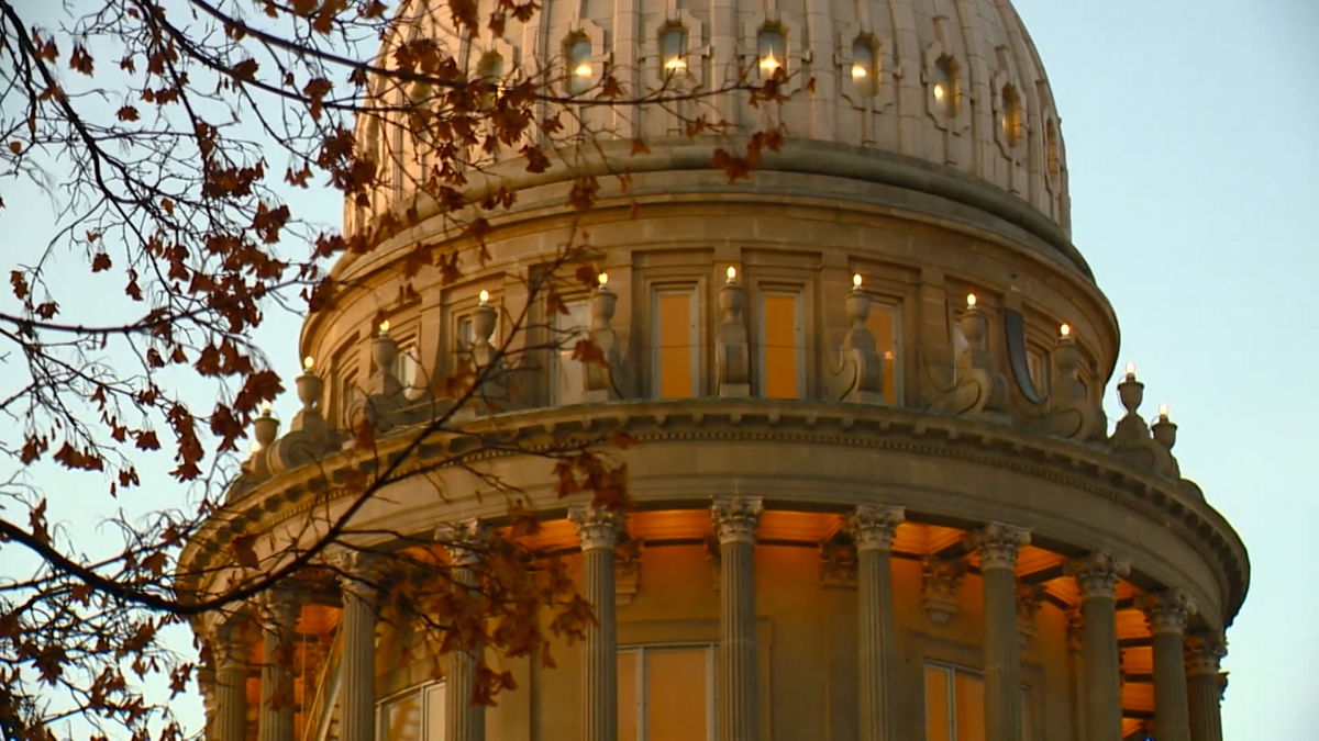 Bill recognizing professional experience in school salary funding advances