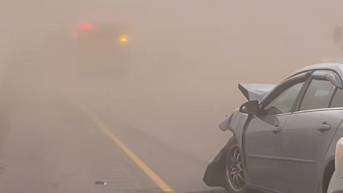 High Winds: Multiple crashes and major closures along I-15