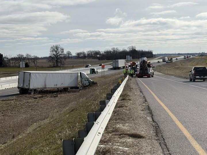 Ramp reopened after tractor-trailer crashes in Callaway County