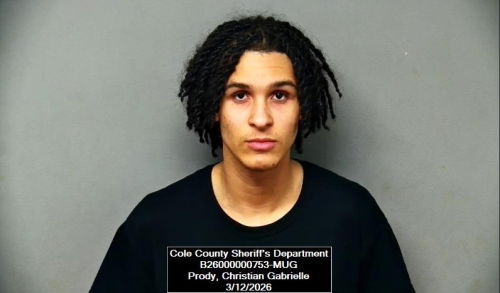 Jefferson City man accused of pointing gun at minor