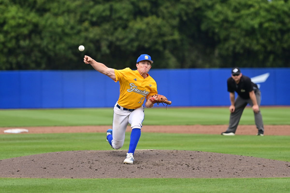 Battery of Montgomery and Libed put charge into Gauchos as they snap losing skid