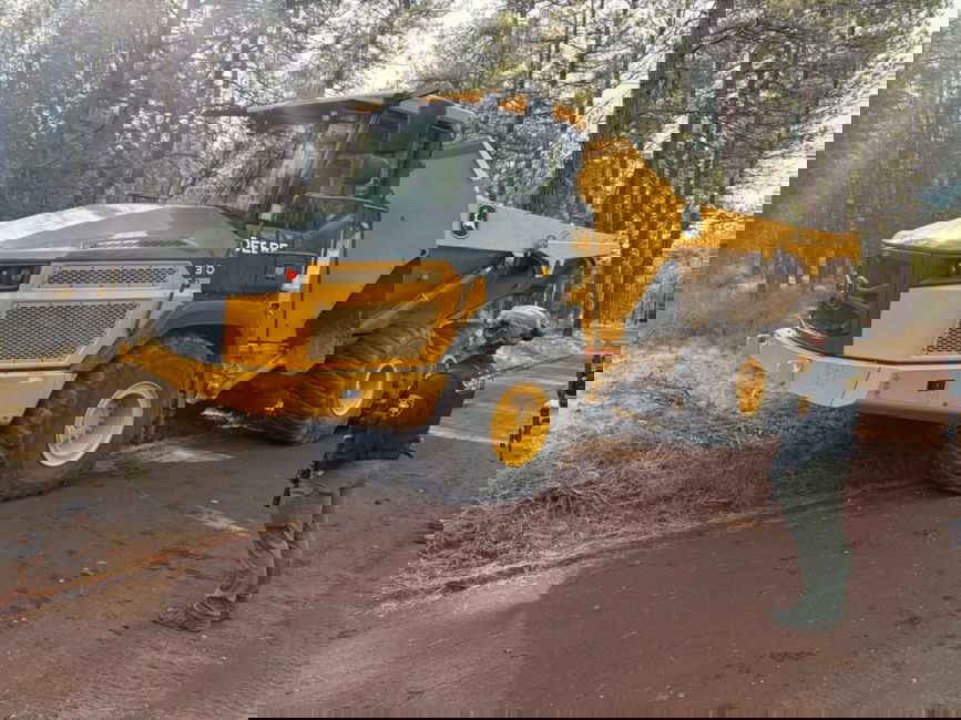 Sisters man accused of stealing several city