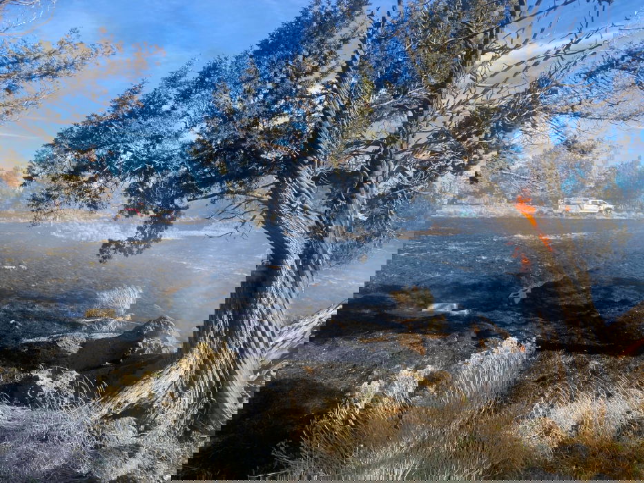 Ditch burn escapes east of Bend