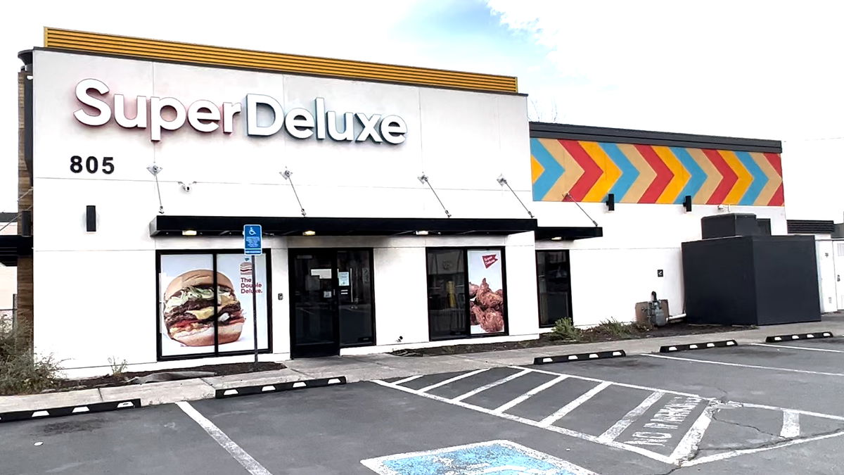 SuperDeluxe in Bend suddenly shuts down operations