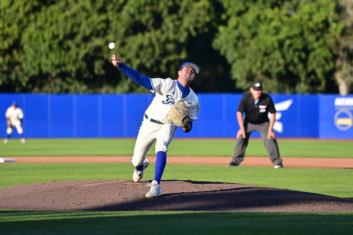Another fantastic ‘Flora Friday’ as UCSB wins 5th straight game