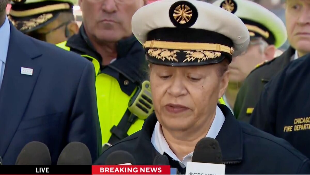 A Chicago firefighter has died from his injuries after battling an extra-alarm fire Monday afternoon in an apartment building in Rogers Park.