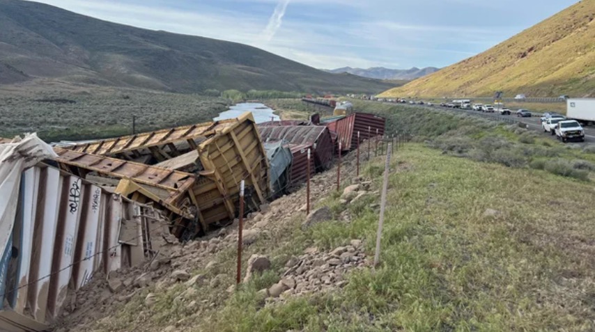 Scene of the derailment east of Reno.