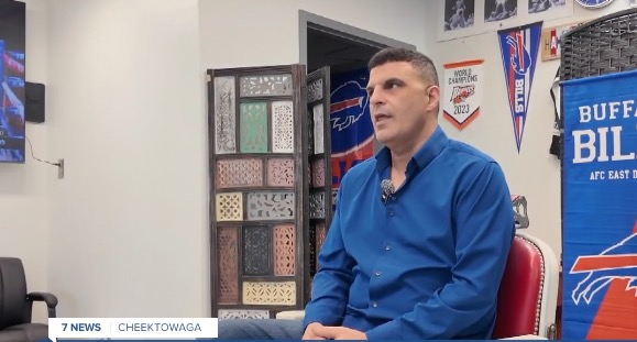 Hamdi Ismail is offering free haircuts to TSA agents and military members