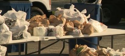 Federal employees are relying on community aid as the government shutdown continues