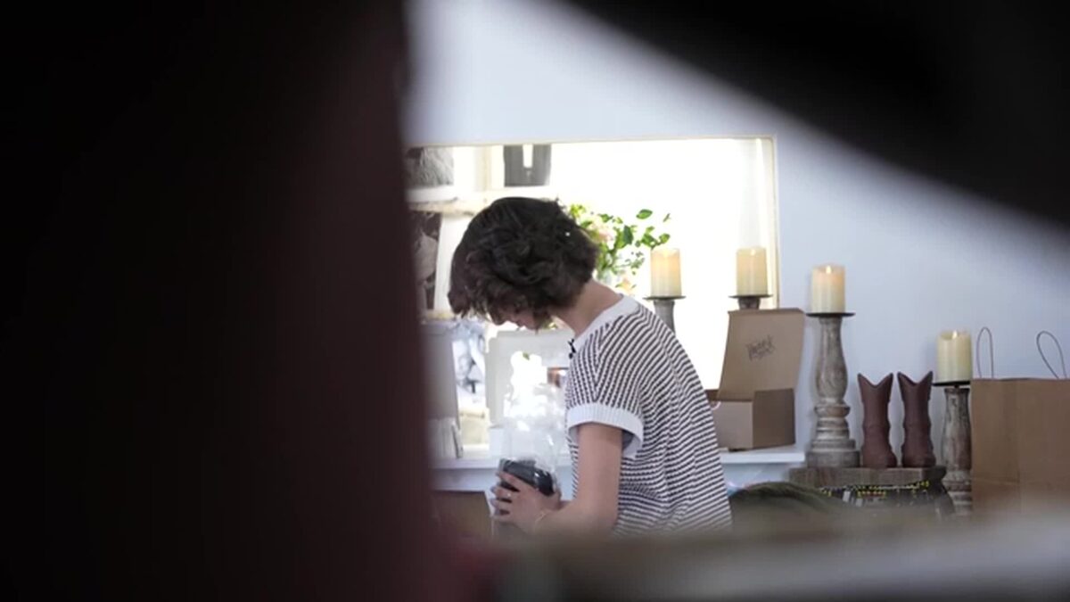 A teenager from Spring Hill is living out her dream of becoming a photographer