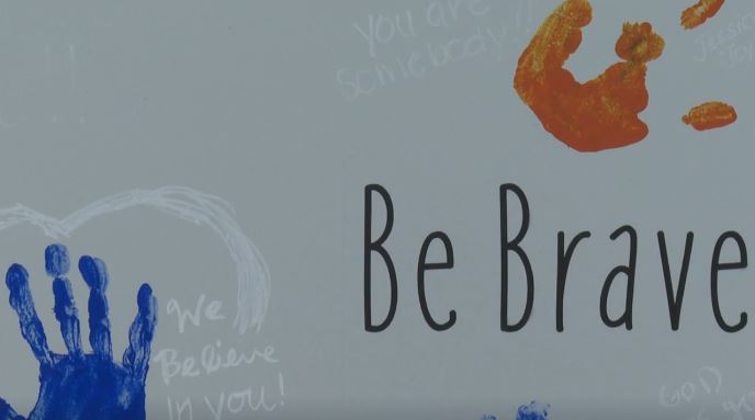A Bainbridge business is supporting local child abuse survivors by hosting a fashion show fundraiser for the Oak House