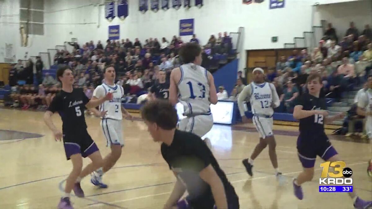 Rampart in Class 5A Sweet Sixteen playoff action