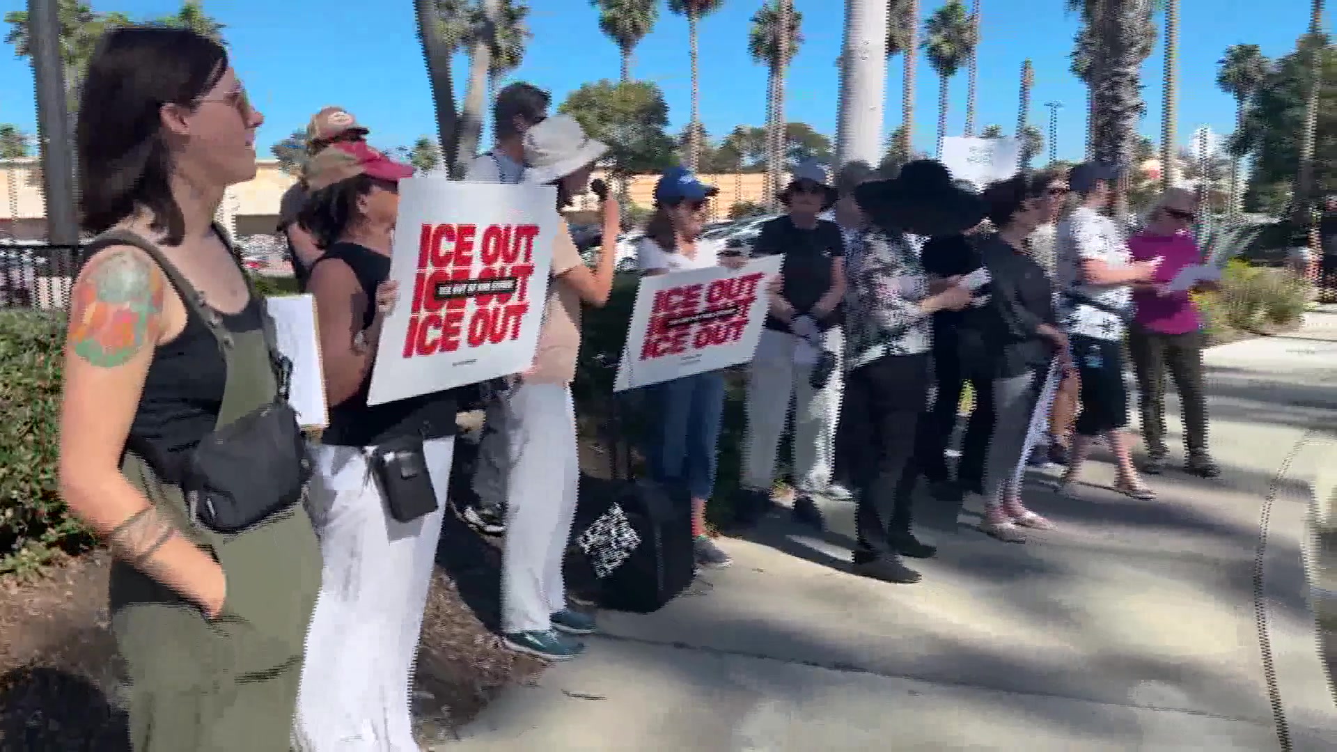 “Singing Resistance” sings near Home Depot