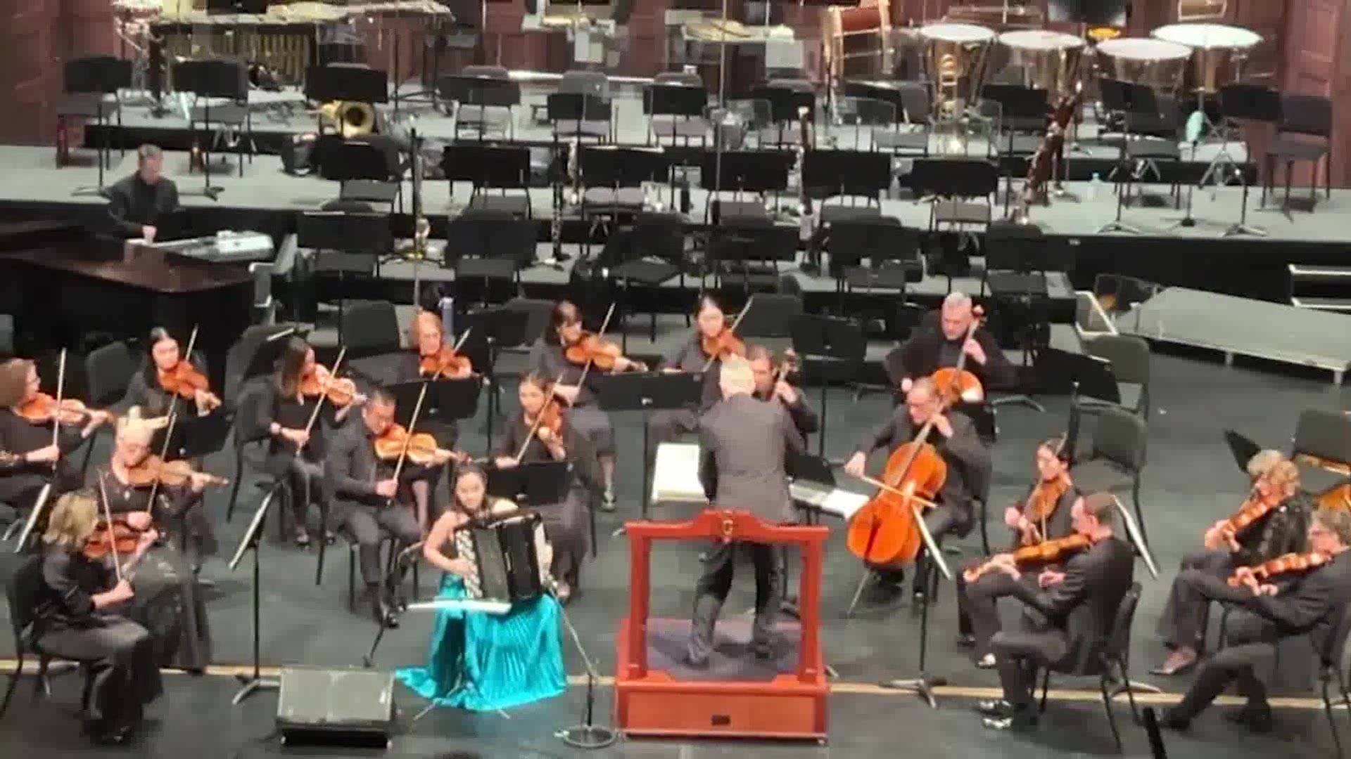 Santa Barbara Symphony performs with accordionist Hanzhi Wang