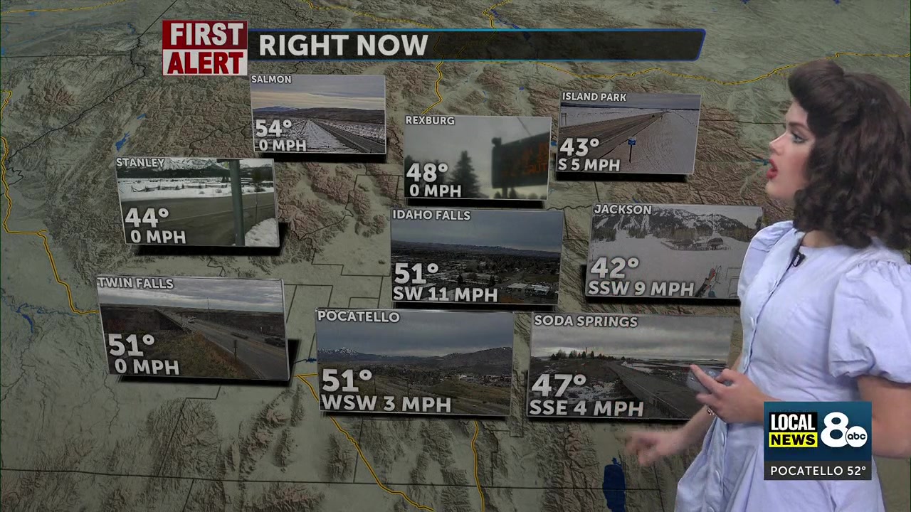 Sunny Saturday & moisture moving into Sunday