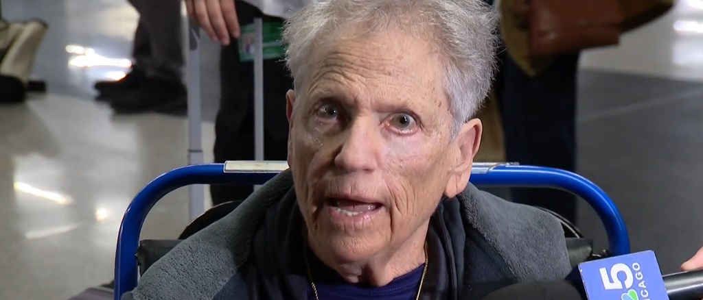 "There was a guy who came on the plane with machine gun