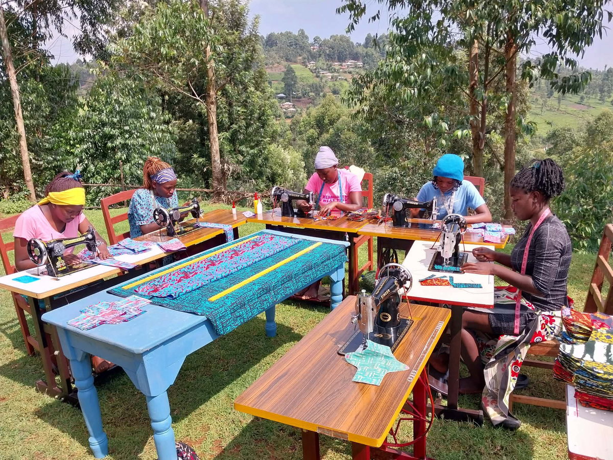 Thanks to the community: An organization is bringing 800 feminine hygiene kits to Kenya