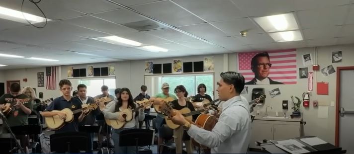 Glendora High School has introduced a new mariachi class