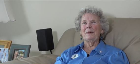 A Thousand Oaks woman in her 80s is the latest recipient of the most prestigious aviation award in America