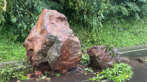 Two large boulders crashing onto Kamehameha Highway near Waimea Bay forced the closure of a major roadway on Oʻahu Friday afternoon.