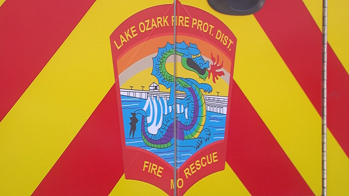 Six hurt after deck collapse at Lake Ozark home