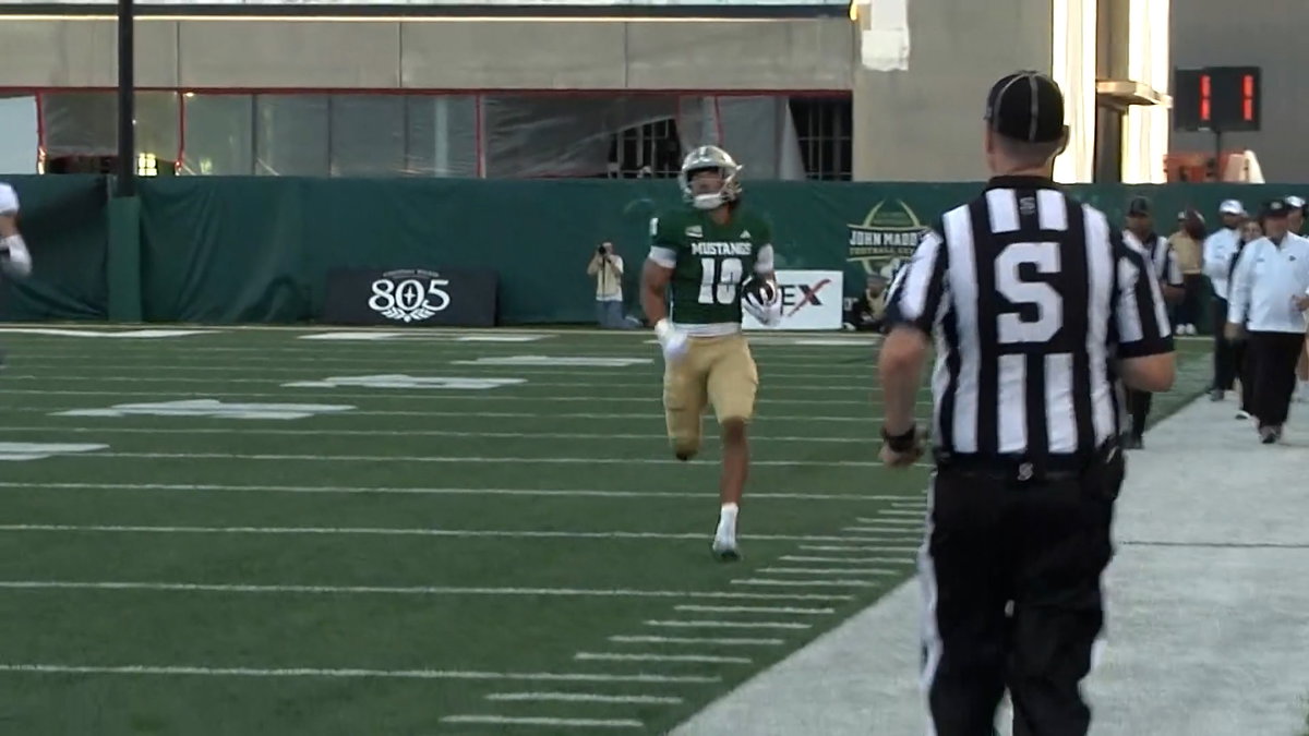 Cal Poly wide receiver Michael Briscoe signs undrafted free agent contract with Seattle