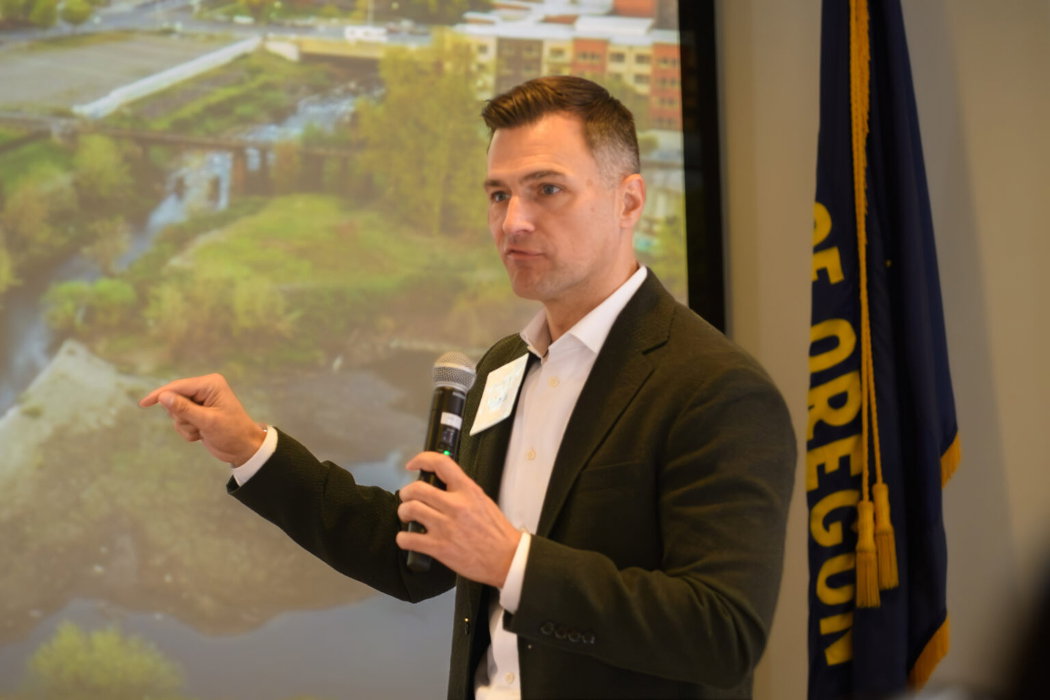 Oregon AG leads deal for Albertsons to pay $773M in opioid settlement