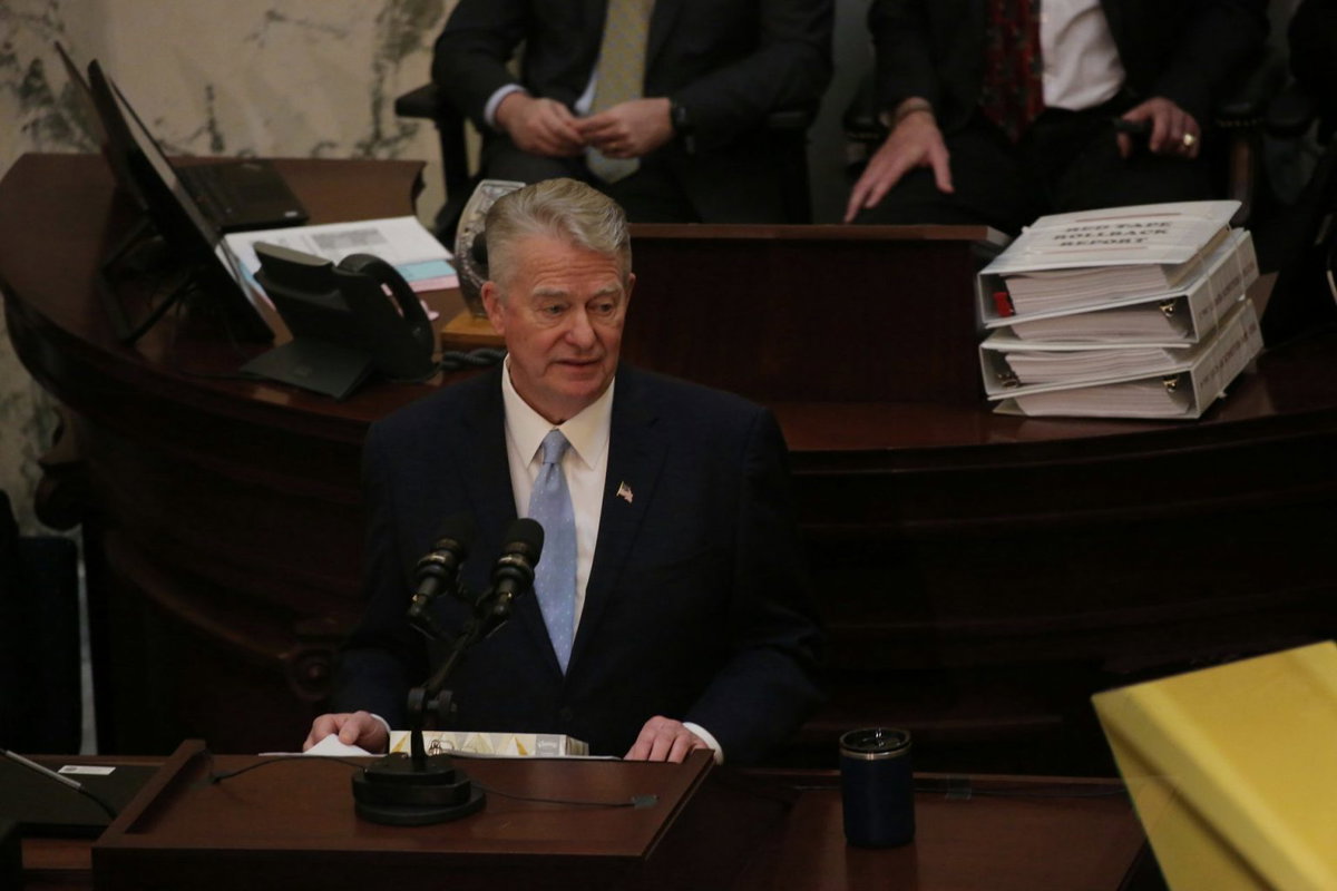 The waiting game: Teachers’ union bill now sits on Little’s desk